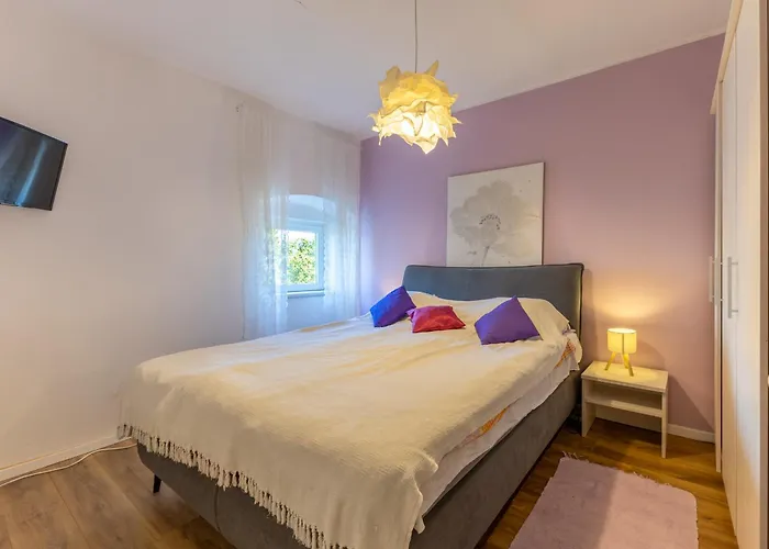 Old Town Flat *